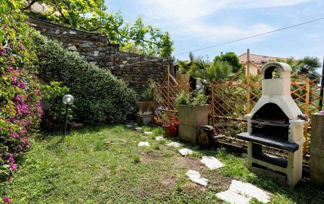 Garden and Sea - Photo 29